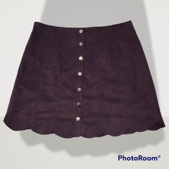 Chelsea & Theodore Dresses & Skirts - Chelsea & Theodore deep plum skirt, size large